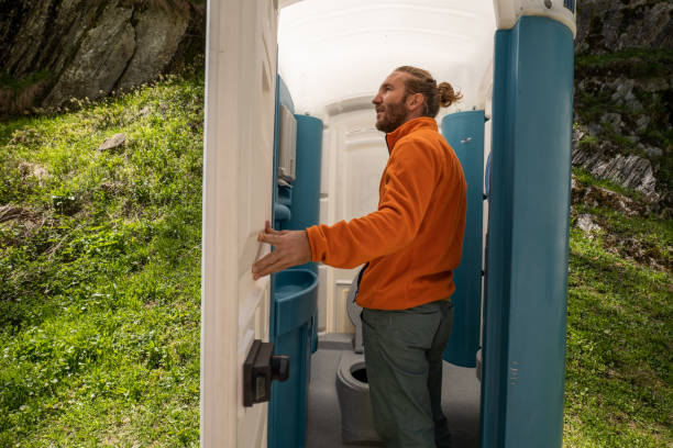 Porta potty delivery and setup in Locust Fork, AL